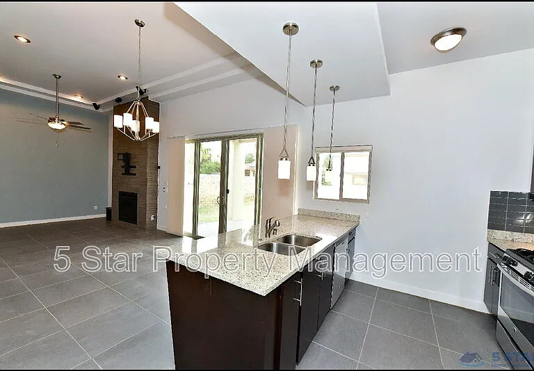 5973 Cartagena Cir — Photo 11
