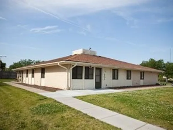 6025 Ville De Sante Dr #6025, Omaha, NE 68104