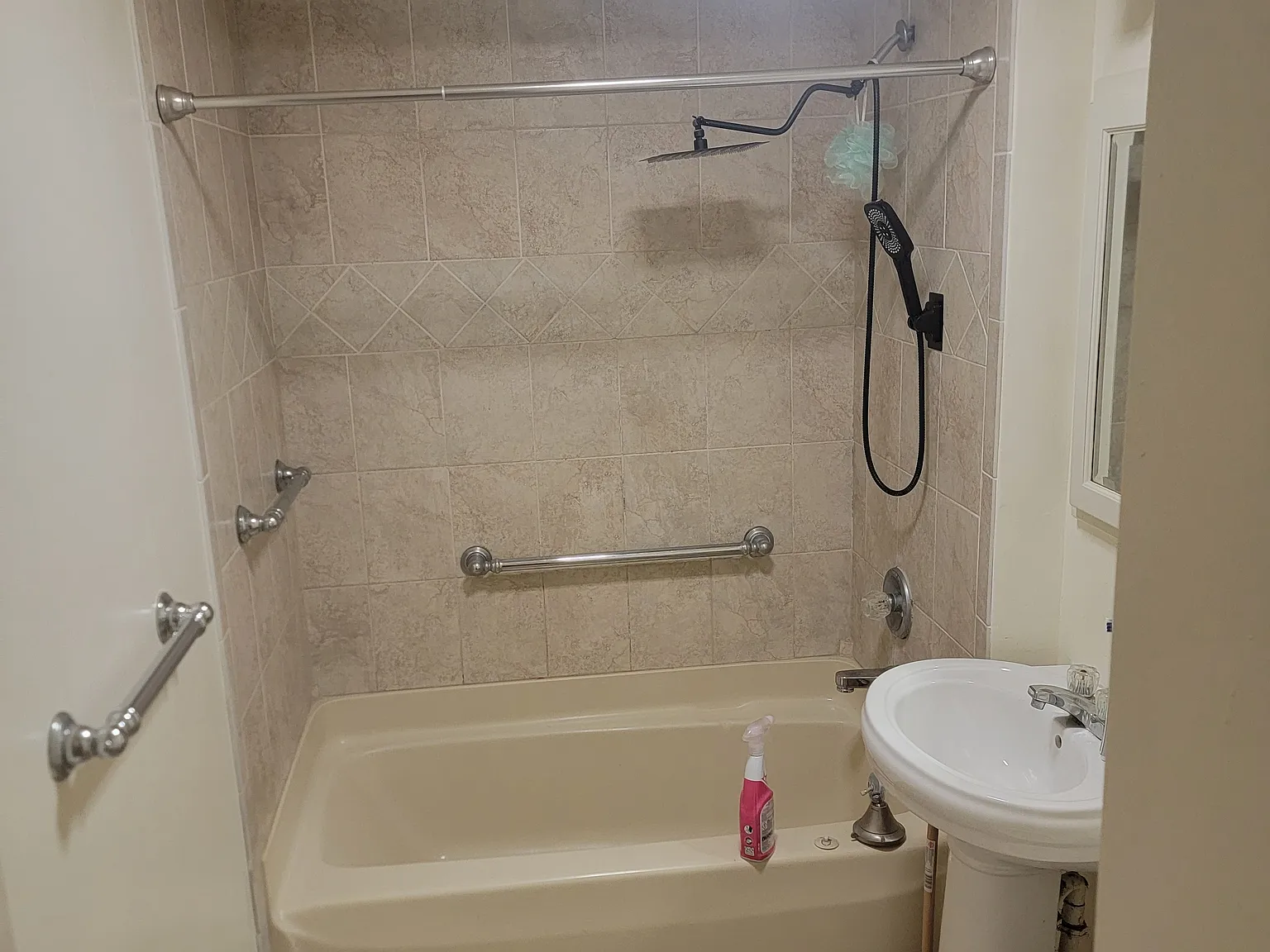 2 bed, $1,800 — Photo 4