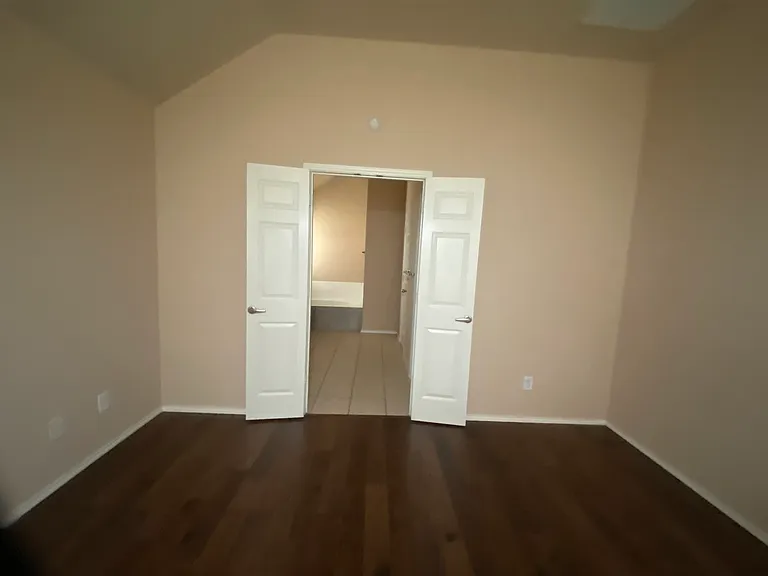 7925 Branch Hollow Trl — Photo 14