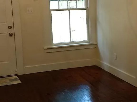2nd image of 1004 1/2 Scenic Hwy #B