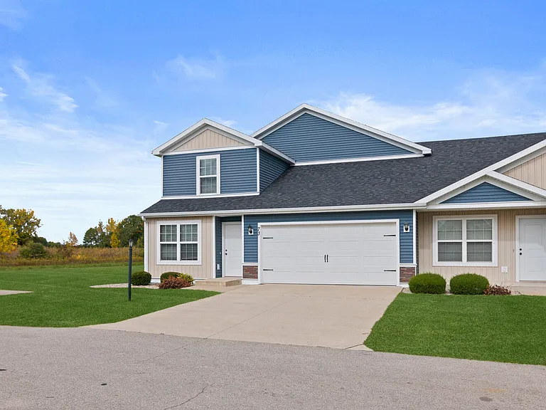 Perry Creek Townhomes - Midland, MI — Photo 34