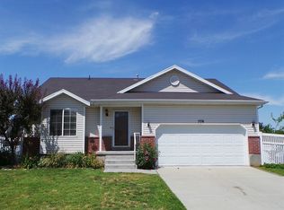 576 W Mutton Hollow Rd, Kaysville, UT 84037
