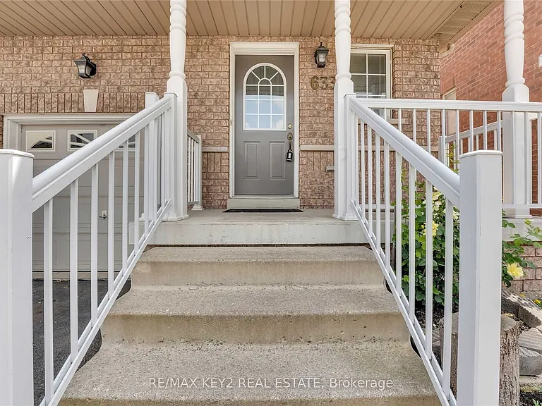 633 Caboto Trl — Photo 3