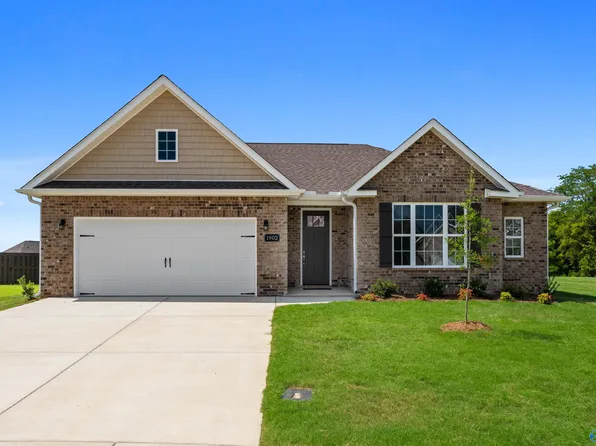 1902 Dawn Ct, Hartselle, AL 35640