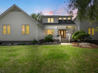 22 Cloverleaf Dr, Marlboro, NJ, 07746