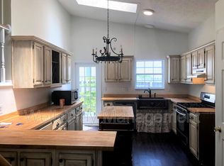 102 Westridge Pl, Greenwood, IN 46142