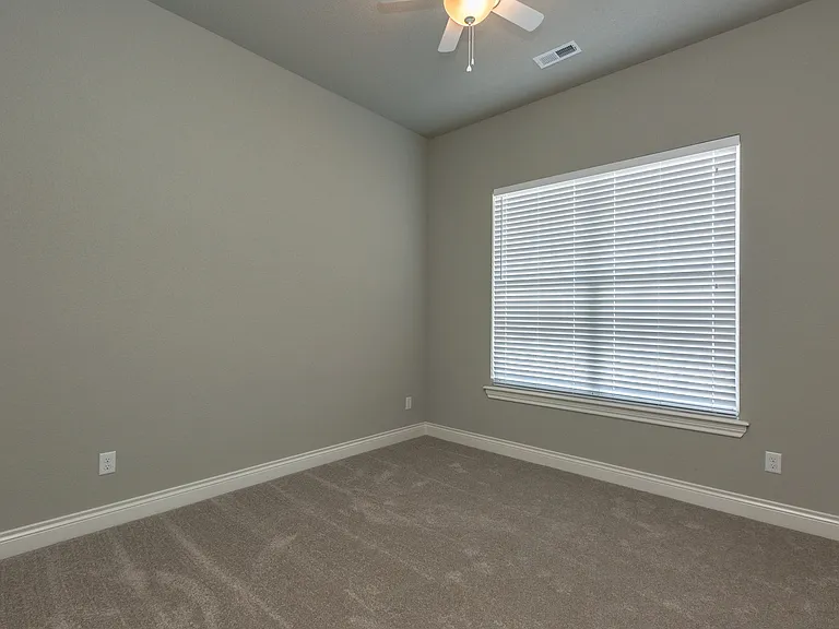 1511 Abbey Ln — Photo 6