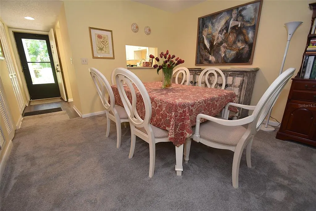 2 bed, 2.0 bath, 1211 sqft, $2,000 — Photo 2