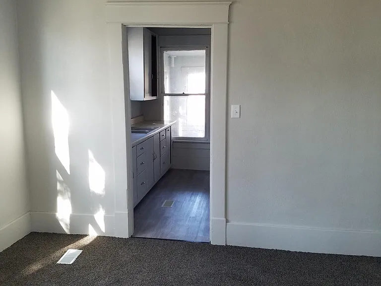 408 S Tebo St — Photo 15