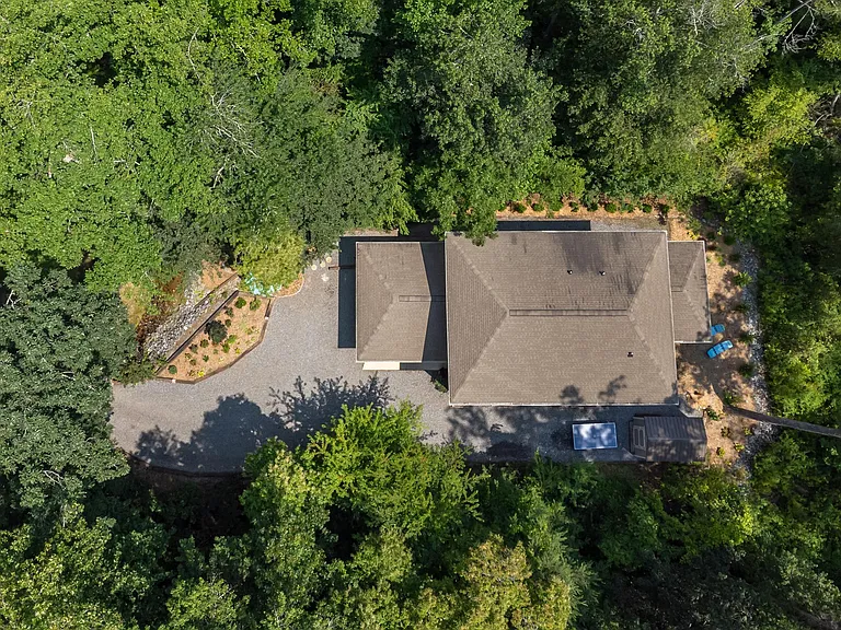 Hiawassee Ave — Photo 37