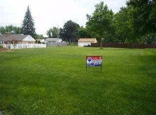 2014 44th St, Moline, IL 61265