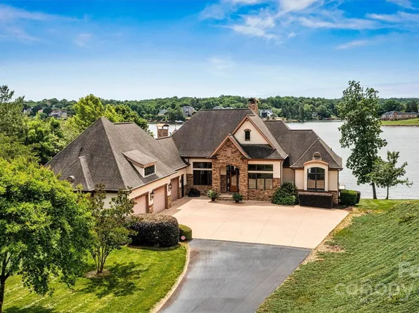 6205 Plantation Pointe Dr, Granite Falls, NC 28630