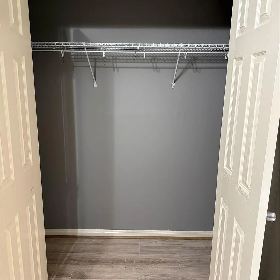3 bed, 2.0 bath, 2430 sqft, $2,300 — Photo 4