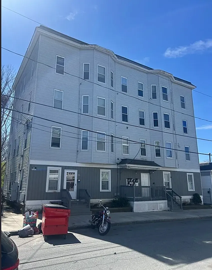 11-15 Lilley Avenue — Photo 1