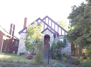 1047 NE 98th St, Seattle, WA 98115