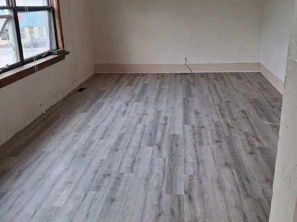 119 1st St N, 119 1st St N #3, Virginia, MN 55792