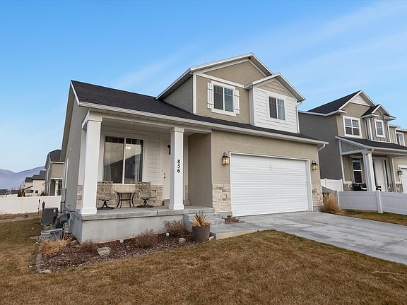 3rd image of 856 N Basalt Ln