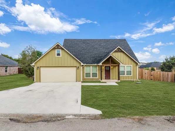 2412 Christine Dr, Granbury, TX 76048