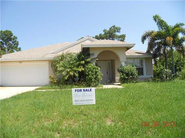 Home For Sale In Port saint lucie