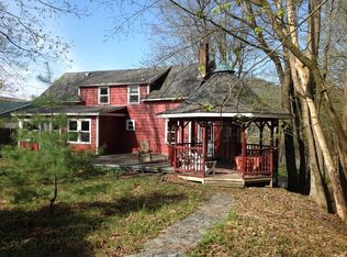 145 Main St, Charlemont, MA 01339