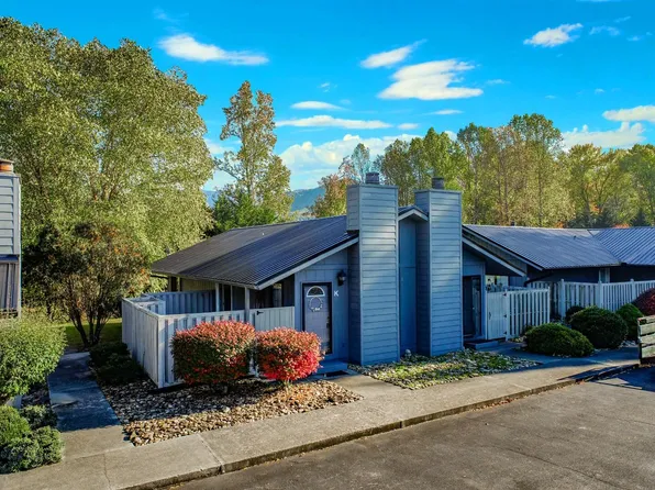 4304 Little Creek Way APT K, Cosby, TN 37722
