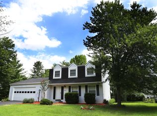 5521 Sideburn Rd, Fairfax, VA 22032