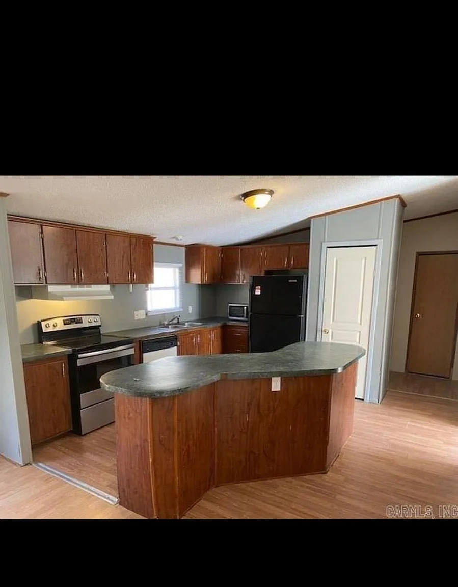 4 bed, 1848 sqft, $1,000 — Photo 2