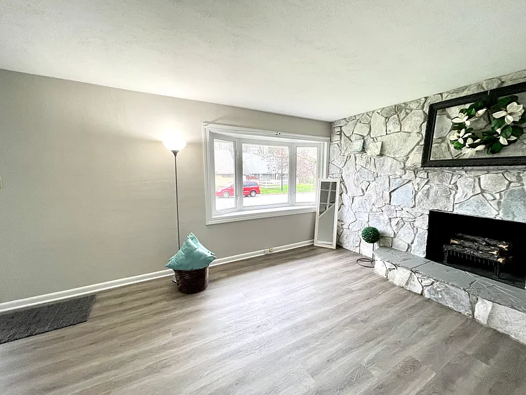 1740 Hanover St — Photo 34