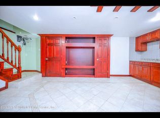 28 Dellwood Rd #1, Staten Island, NY 10304