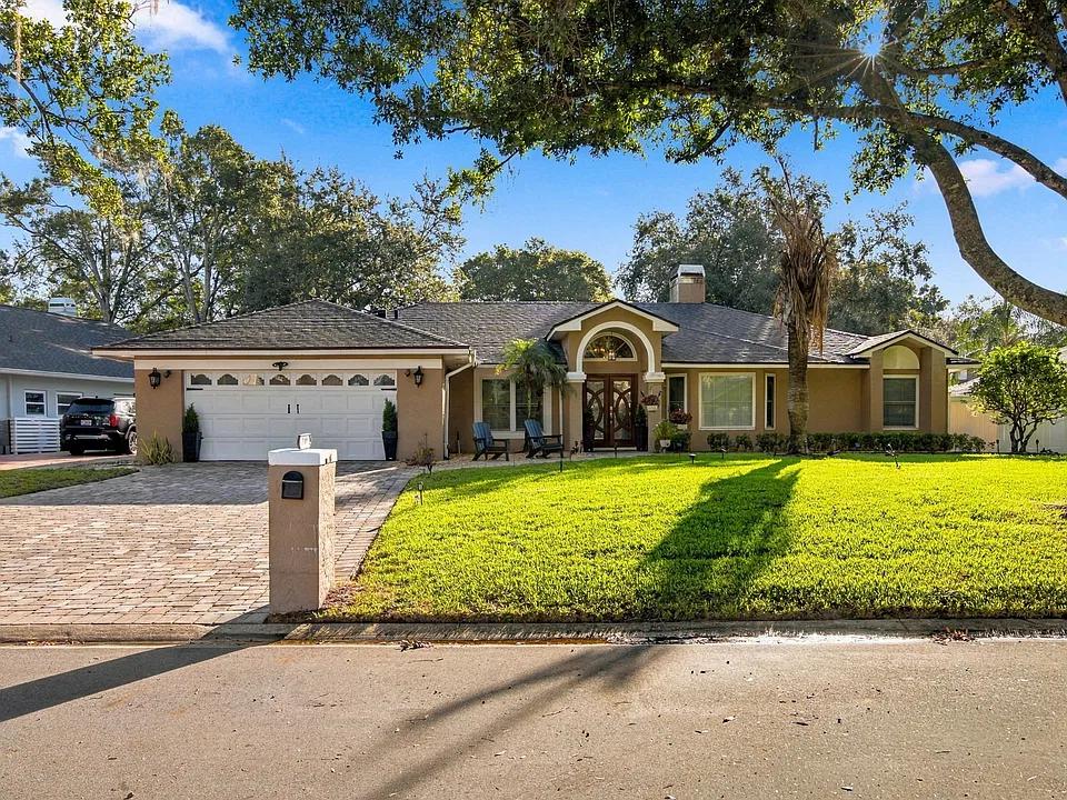 7709 Apple Tree Cir