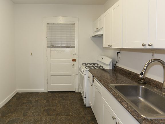 4th image of 3954 N Janssen Ave APT 3