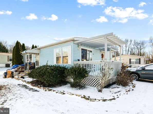 410 Peacock St, West Deptford, NJ 08066