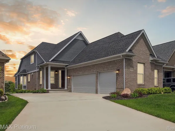 8280 Stoney Creek Dr, South Lyon, MI 48178