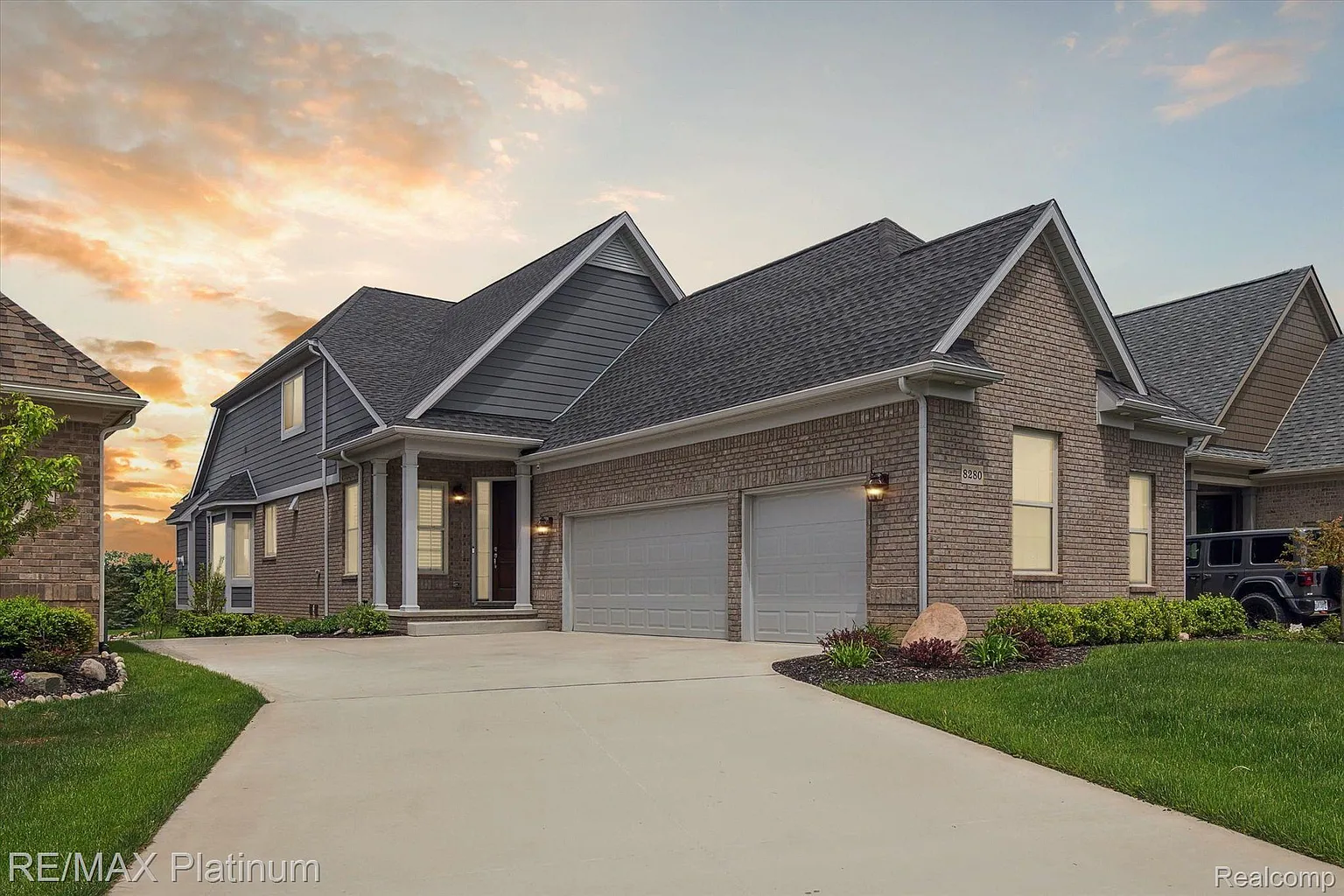 8280 Stoney Creek Dr photo 1