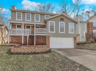 582 Woodlyn Xing, Ballwin, MO 63021