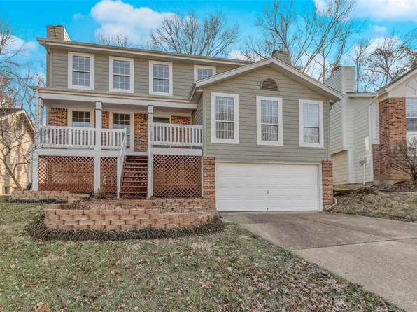 582 Woodlyn Xing, Ballwin, MO 63021