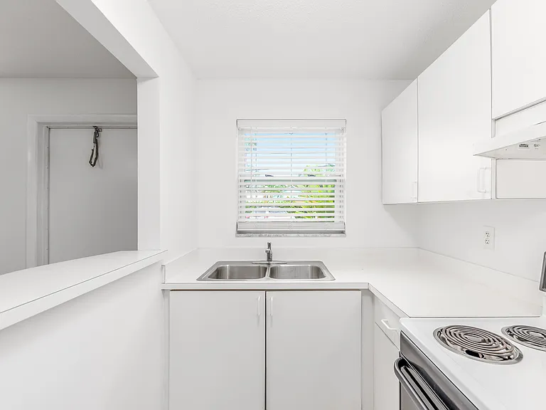 660 SW Bryant Ave #3 — Photo 5