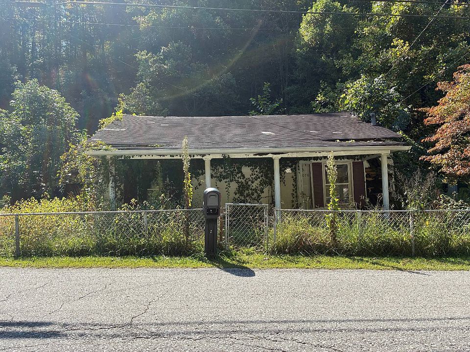 2nd image of 4076 Seng Creek Rd