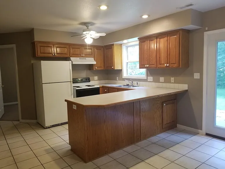 235 Elm St — Photo 9