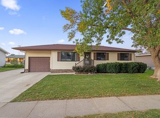 418 7th St, Columbus, NE 68601