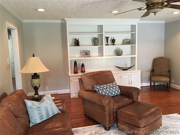 309 Thorncliff Dr — Photo 5