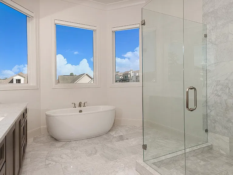 2503 Lake Front Cir — Photo 17