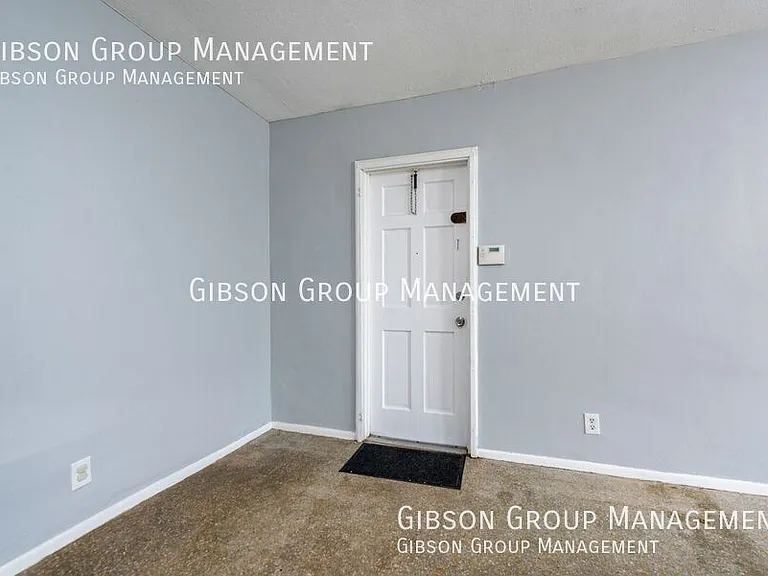 806 NE 16th Pl #4 — Photo 9