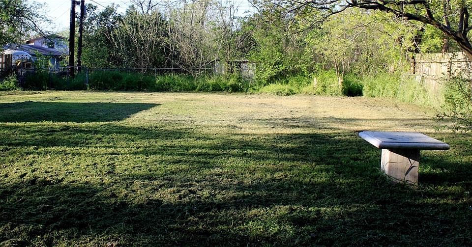 1st image of 1413 Green Forest Dr
