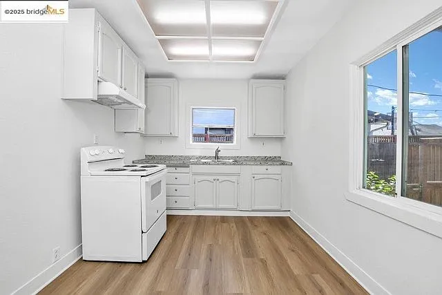 1012 G St — Photo 10