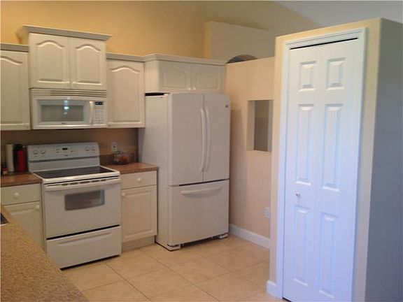 4th image of 1033 SW Liberty Ave