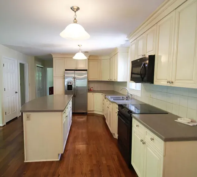515 Stonewall St — Photo 3
