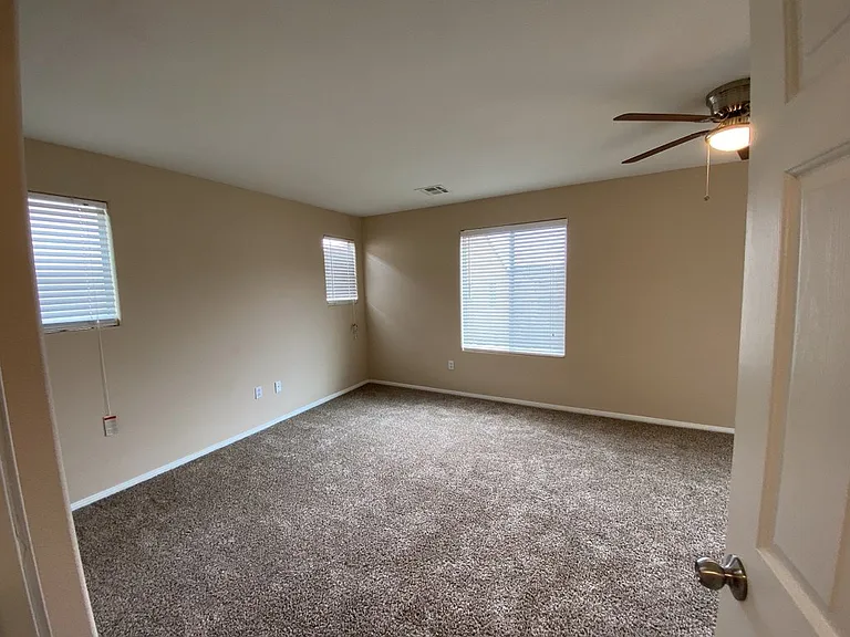 5680 Woods Crossing St — Photo 20