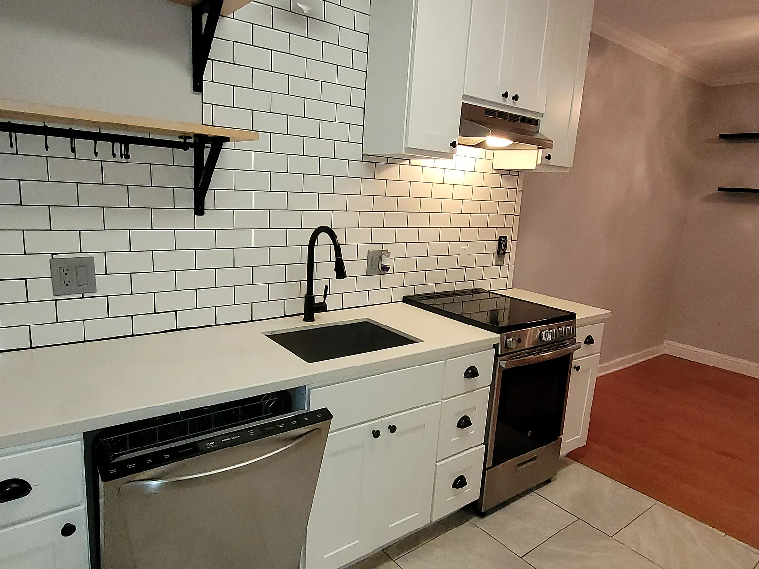 1715 Sonoma Blvd — Photo 2